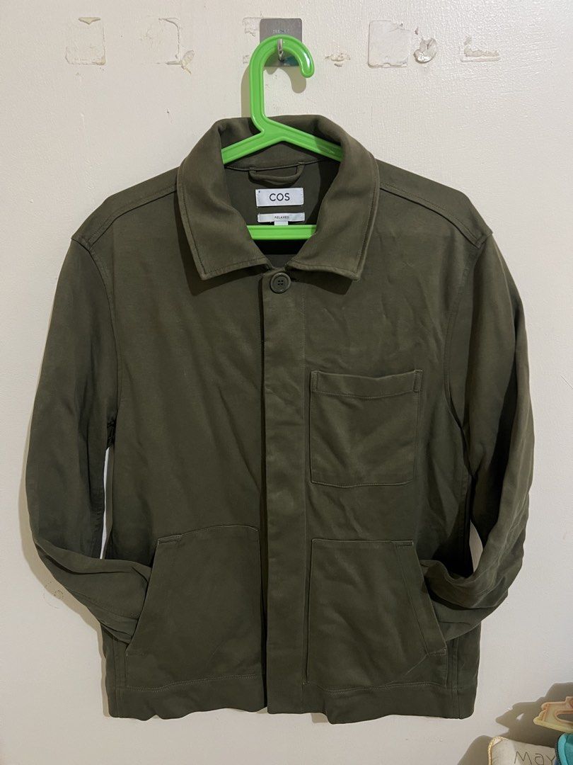 COS Relax Overshirt Jacket Mens - Olive Green (Category: Coats, Jackets and Outerwear) located in San Jacinto. Submitted by rex_finds (Listing ID 1450577869, Image 2). Description: COS Overshirt Jacket for men Size: Oversize Small fits Large Dimes: 19x26.5 inches Armlength: 25 inches Color: Olive Green Complete buttons Like New Excellent condition No issue Complete tags Price is negotiable Feel free to to give a reasonable offer PM for more info.