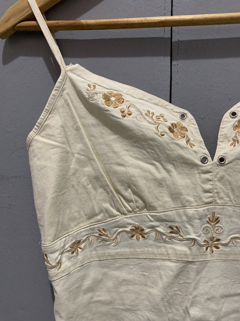 cream embroidered midi dress (Category: Dresses) located in Muntinlupa City. Submitted by pink.poppies (Listing ID 1459034206, Image 1). Description: issue: zipper is kinda sira (check the photos) but still can be easily zipped pa rin hehe.