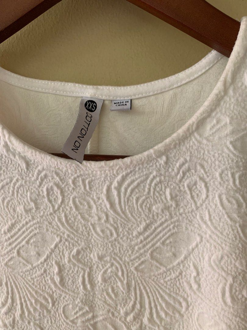 Cream Shift Dress (Category: Dresses) located in Marikina City. Submitted by projectsparkjoy (Listing ID 1458933177, Image 2). Description: Cotton On Shift Dress Color: Cream Embossed pattern Size: XXS on tag but fits Small Used once .