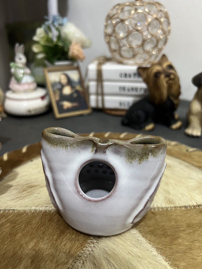 Cute Ceramic Owl Planter Pot for Small Plants (Category: Pots & Planters) located in Las Pinas. Submitted by maple0305 (Listing ID 1459035646, Image 3). Description: - Adorable owl-shaped ceramic pot - Perfect for succulents or small desk plants - Includes a drainage hole for healthy roots - Features a beautiful, earthy-toned glaze - Adds a touch of whimsy to your decor - Approximately 4 inches tall.
