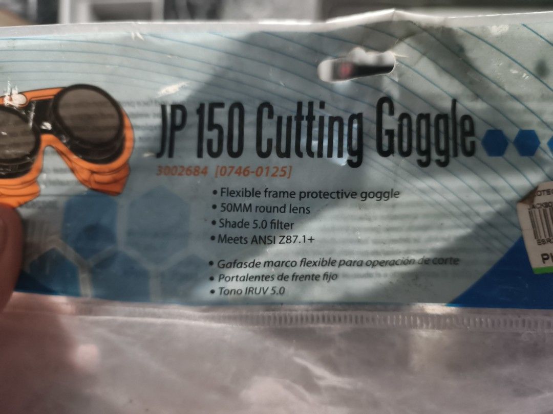 Cutting Goggle (Category: Industrial Equipment) located in Pasig City. Submitted by randomstuffs23 (Listing ID 1459020134, Image 3). Description: 150 each for lalamove or pick up bahala na kau mag linis kung may onting alikabok.