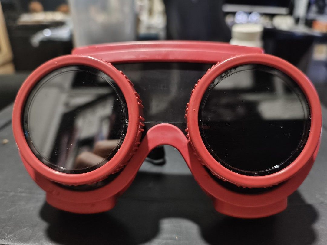 Cutting Goggle (Category: Industrial Equipment) located in Pasig City. Submitted by randomstuffs23 (Listing ID 1459020134, Image 1). Description: 150 each for lalamove or pick up bahala na kau mag linis kung may onting alikabok.