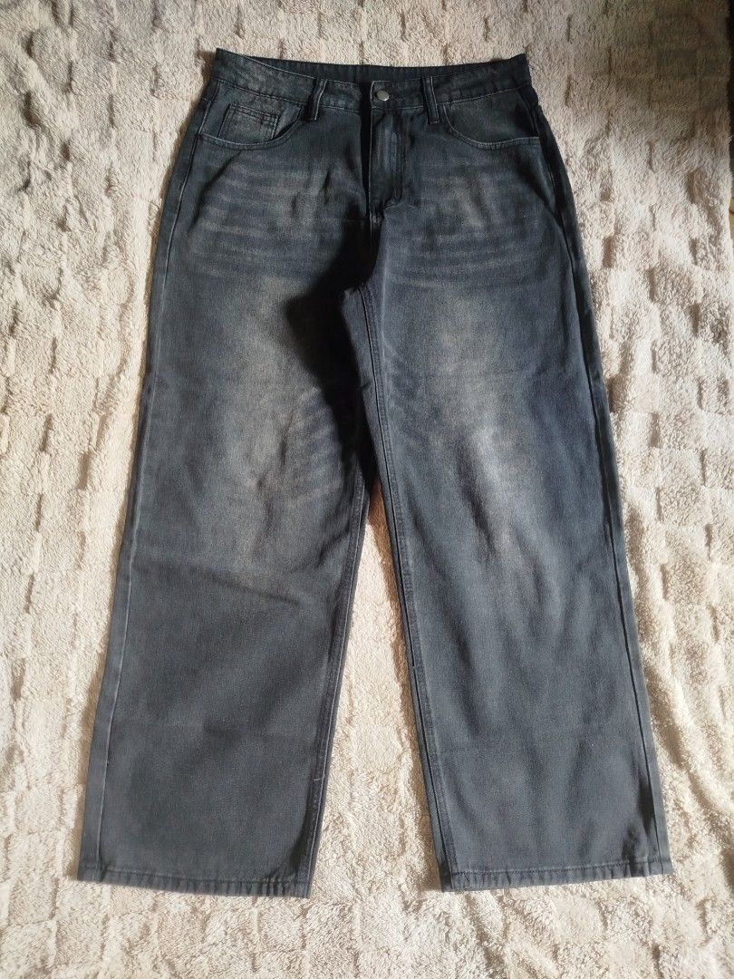 DARK WASHED BAGGY JEANS (Category: Jeans) located in Manila. Submitted by jndel_28 (Listing ID 1458899580, Image 1). Description: W: 32 L: 40 H: 10 300+SF MOP: GCASH MOD: J&T LOC: VALENZUELA CITY.
