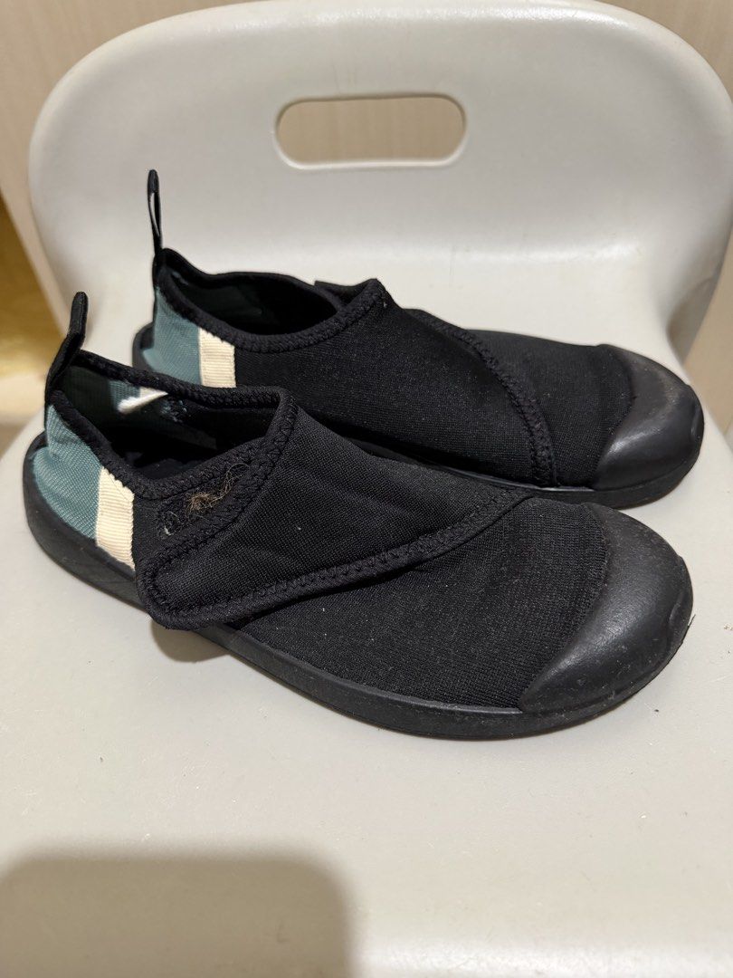 Decathlon Black Beach Shoes (Category: Babies & Kids Fashion) located in Mandaue City. Submitted by danielle___cebu (Listing ID 1459022711, Image 1). Description: Size 32-33 EU RFS : Decluttering.