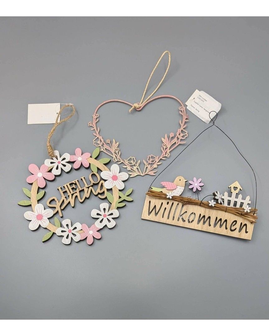 DECORS (Category: Other Home Decor) located in La Trinidad. Submitted by chicrafa (Listing ID 1458956472, Image 1). Description: DECORS P150 all New, metal yung heart, wood yung 2.
