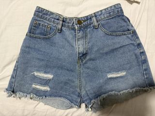 (Category: ) located in . Submitted by yoursonenoni (Listing ID 1459043982, Image 1). Description: .