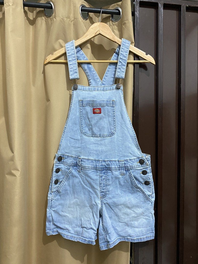 Dickies denim Jumper (Category: Jumpsuits) located in Cabanatuan. Submitted by jamaicac (Listing ID 1459038007, Image 1). Description: size medium good for 32 length 32.