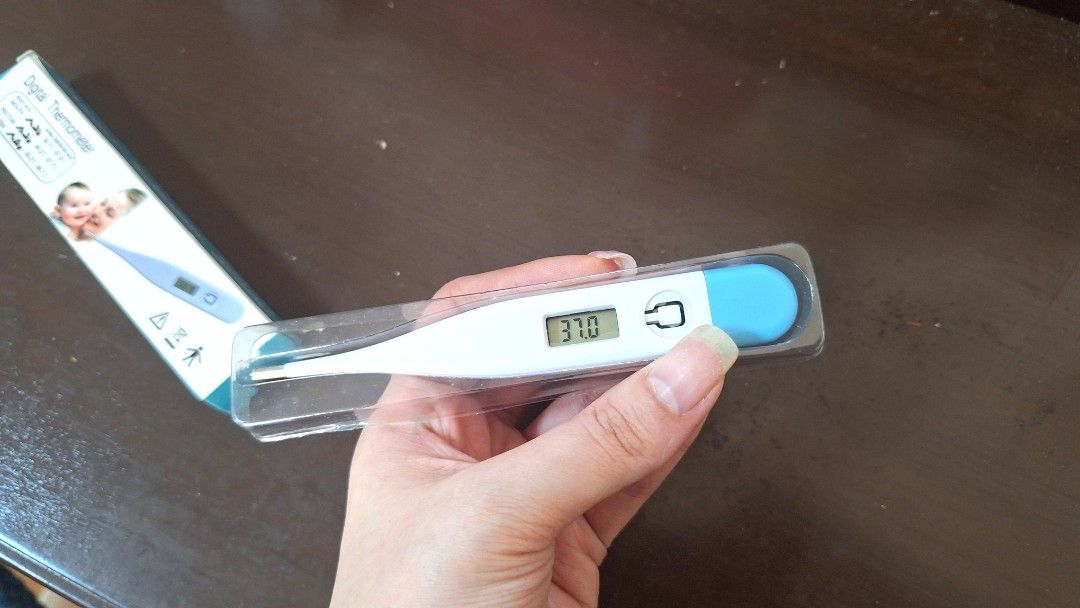 Digital Thermometer (Category: Medical Supplies & Tools) located in Quezon City. Submitted by tinylittlecorner (Listing ID 1459051617, Image 2). Description: Digital Thermometer. Fast and accurate readings. Easy to use. Clear display..
