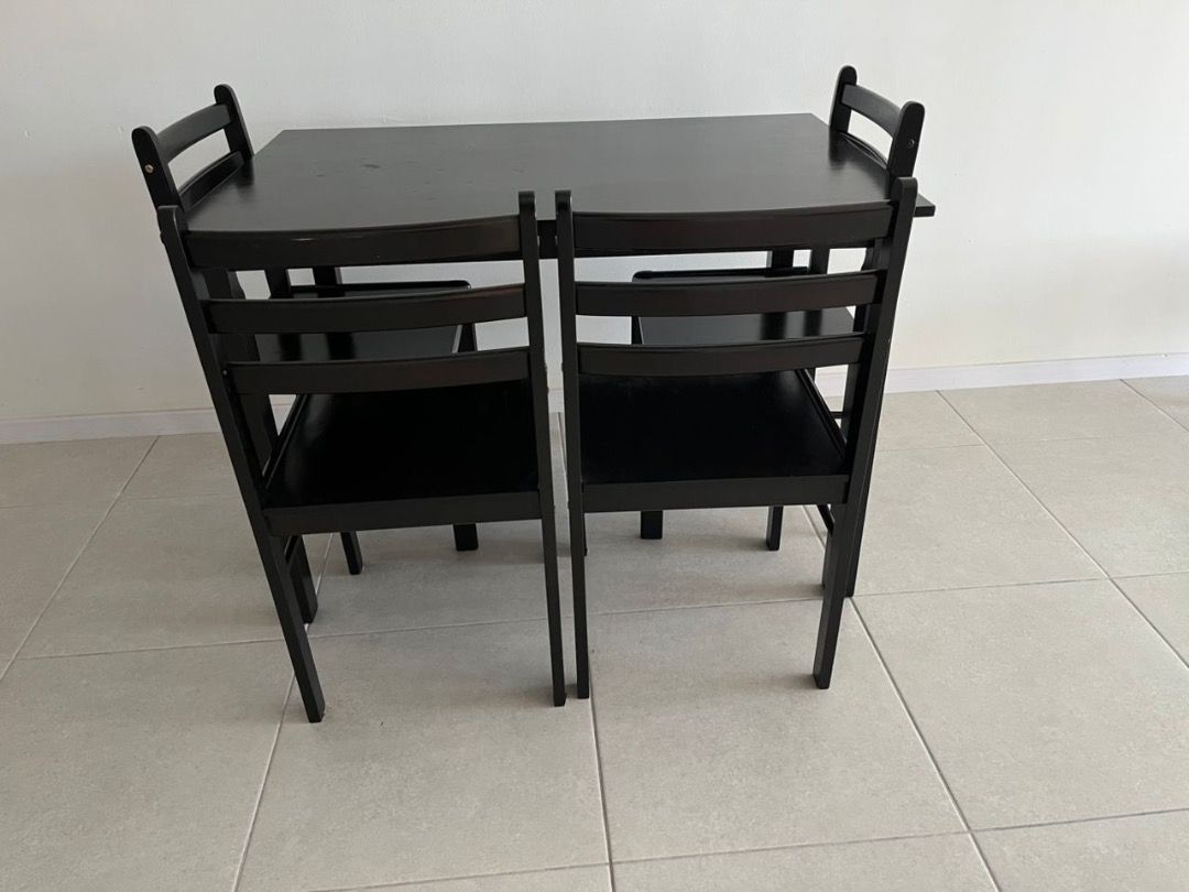 Dining Table (Category: Tables & Sets) located in Georgetown. Submitted by racheal.ml1226 (Listing ID 1459007967, Image 2). Description: The price is negotiable. Please note that you will need to arrange your own transportation and pick up the table yourself. 价格可以再商談。 桌子需自行搬运，载送方式也需自行安排！.