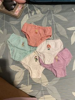 (Category: ) located in . Submitted by giannas_preloved (Listing ID 1458972447, Image 1). Description: .
