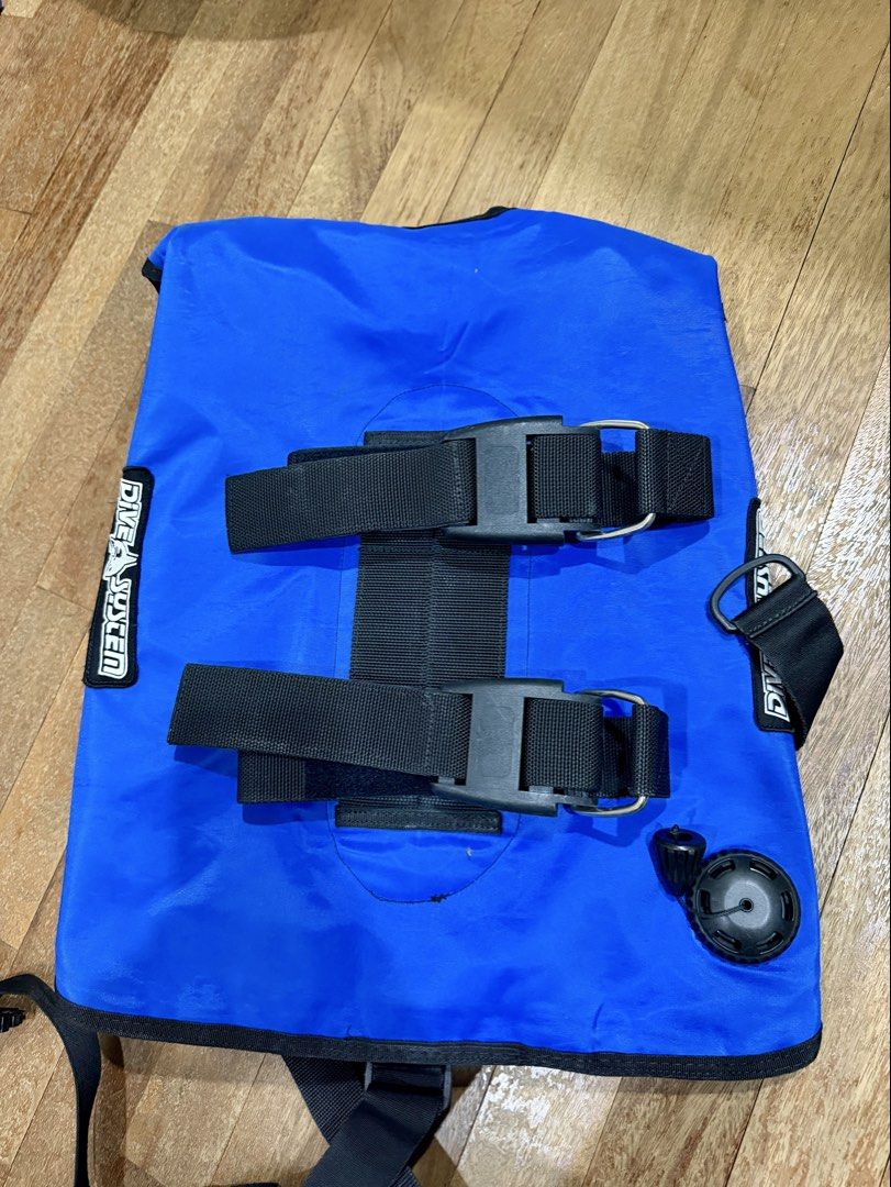 Dive System 18L Key Jacket BCD (Category: Water Sports) located in Seri Kembangan. Submitted by kentlow70 (Listing ID 1459045708, Image 3). Description: Dive System 18L Key Jacket BCD – Excellent Condition Selling my personal Dive System 18L Key Jacket BCD. Lightly used for less than 30 dives and kept in good condition. Selling as I’m no longer using my dive equipment regularly. Details: * Dive System 18L Key Jacket BCD * Less than 30 dives * Com