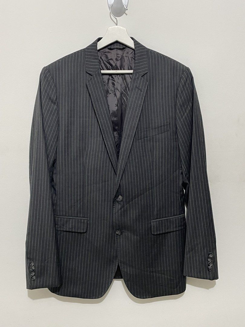 Dolce and Gabbana Jacket (Category: Luxury Apparel) located in Santa Rosa. Submitted by saksthriftavenue (Listing ID 1459003073, Image 1). Description: The Dolce & Gabbana Martini line jacket is a signature tailored men’s blazer known for its sharp, classic, and slim-fitting Italian silhouette. Size: 50 Armpit to armpit: 19.5 inches Length: 30.5 inches .