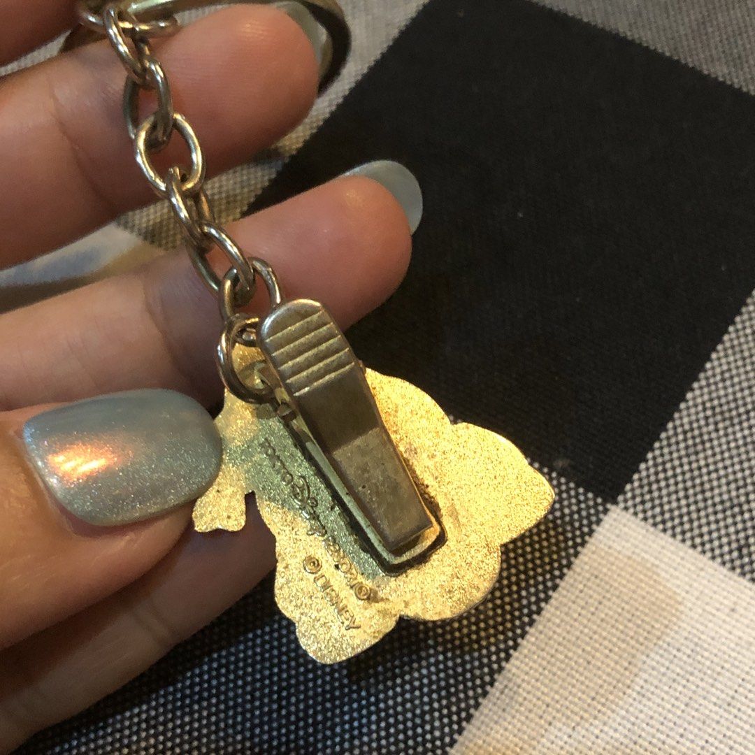 DONALD DUCK METAL KEYCHAIN CLIP (Category: Handmade Craft) located in Quezon City. Submitted by kitsune.treasures (Listing ID 1458974714, Image 2). Description: *First to pay policy! *1 day reservation only. Failure to pay on time, auto cancel. 📍Quezon City * MOD: J&T | Lalamove * MOP: GCASH | BPI 📦ON HAND AND READY TO SHIP! CONDITION: WHAT YOU SEE IS WHAT YOU GET. Dimensions: Kindly check the photos for the actual measurements. Please check al