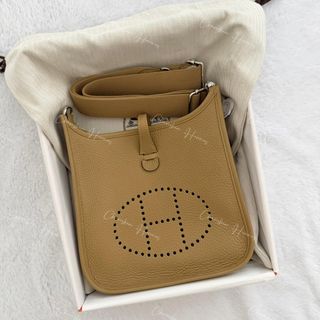 （分類：）位於 。 由 chanshin_hermes 提交（商品編號 1458946841，圖片 1）。簡介： 。