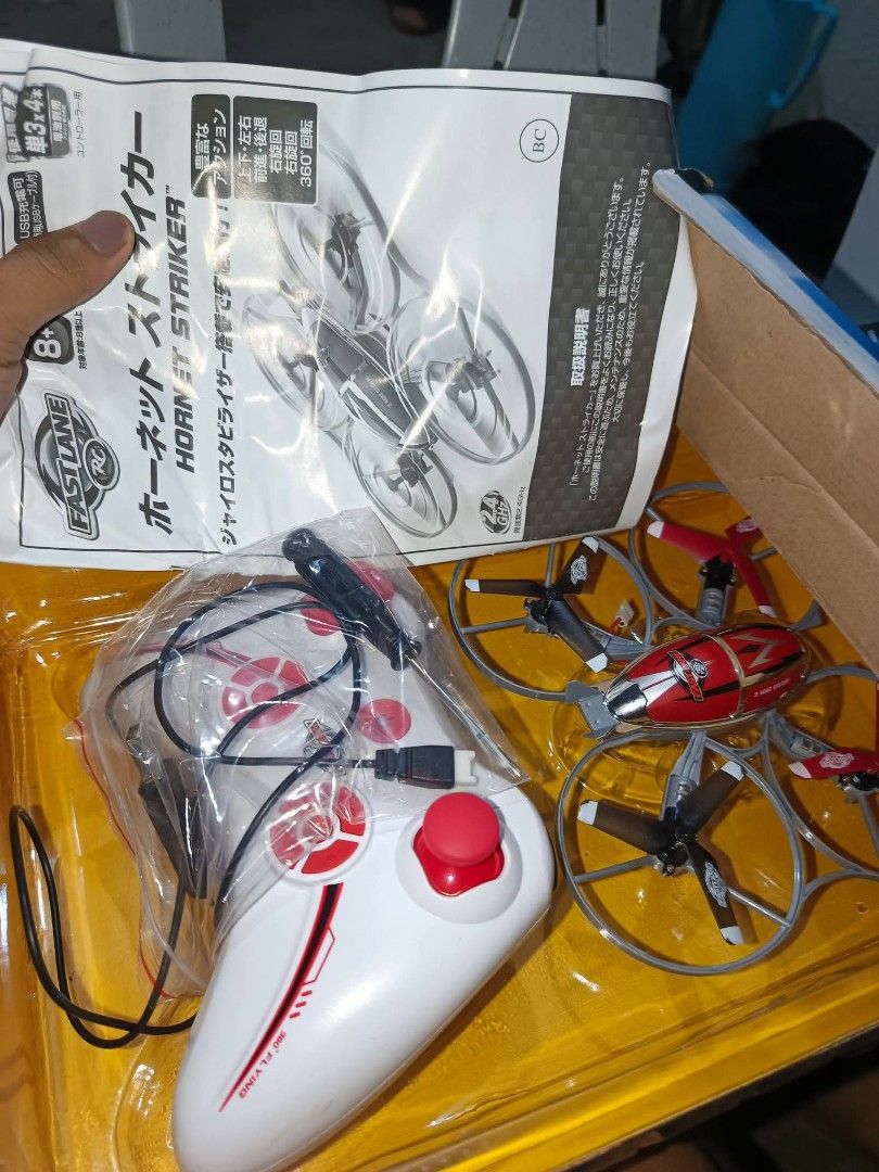 Fast Lane Hornet Stinger RC Drone with issue (Category: Remote Control Toys) located in Caloocan City. Submitted by wjsixteen (Listing ID 1458907231, Image 3). Description: - Mini drone for fun flights - Easy to control with the included remote - Features 360-degree rotation - Decent flight range, great for indoor use - Ideal for beginners - Comes with manual and charging cable with issue, may need palitan.