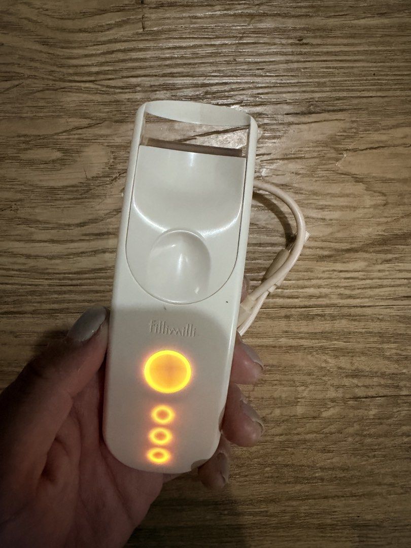 Fillimilli heated eyelash curler - type C (Category: Makeup) located in Pasig City. Submitted by wandererscab_2.0 (Listing ID 1459014370, Image 2). Description: 💯 Original Bought in South Korea, olive young No issues, excellent working condition RFS: change to a different eyelash curler MOP: bdo or gcash Shipping c/o the buyer .
