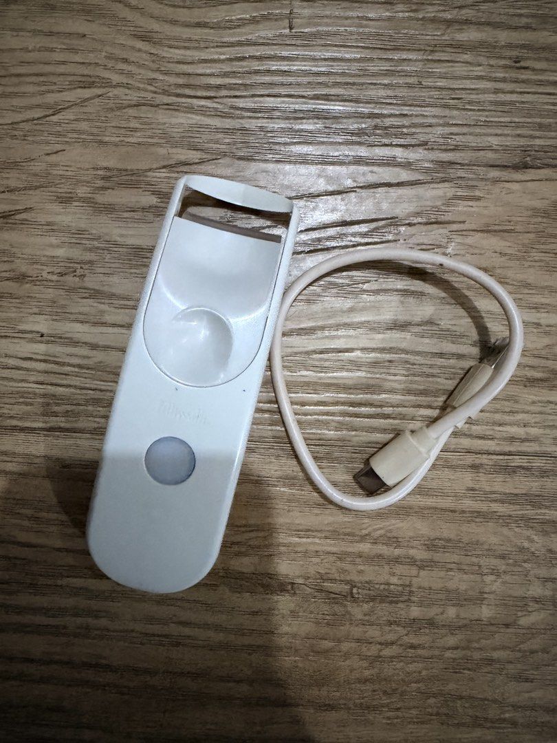 Fillimilli heated eyelash curler - type C (Category: Makeup) located in Pasig City. Submitted by wandererscab_2.0 (Listing ID 1459014370, Image 1). Description: 💯 Original Bought in South Korea, olive young No issues, excellent working condition RFS: change to a different eyelash curler MOP: bdo or gcash Shipping c/o the buyer .