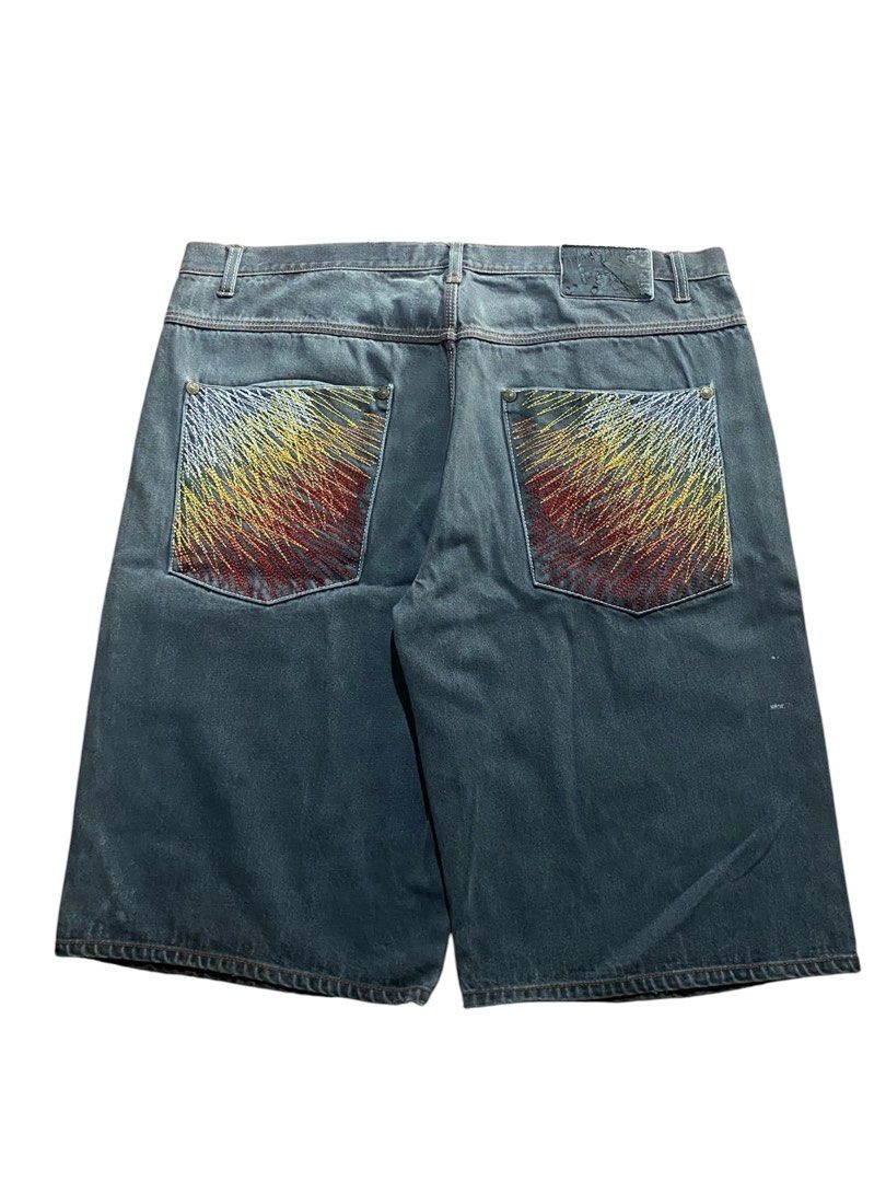 FIVE ELEMENTZ (Category: Shorts) located in San Mateo. Submitted by miguel08k (Listing ID 1452228874, Image 1). Description: FIVE ELEMENTZ W: 40 L: 26.5 T: 15 H: 13 HARD DENIM issue: minimal distress on waist and paint stains.