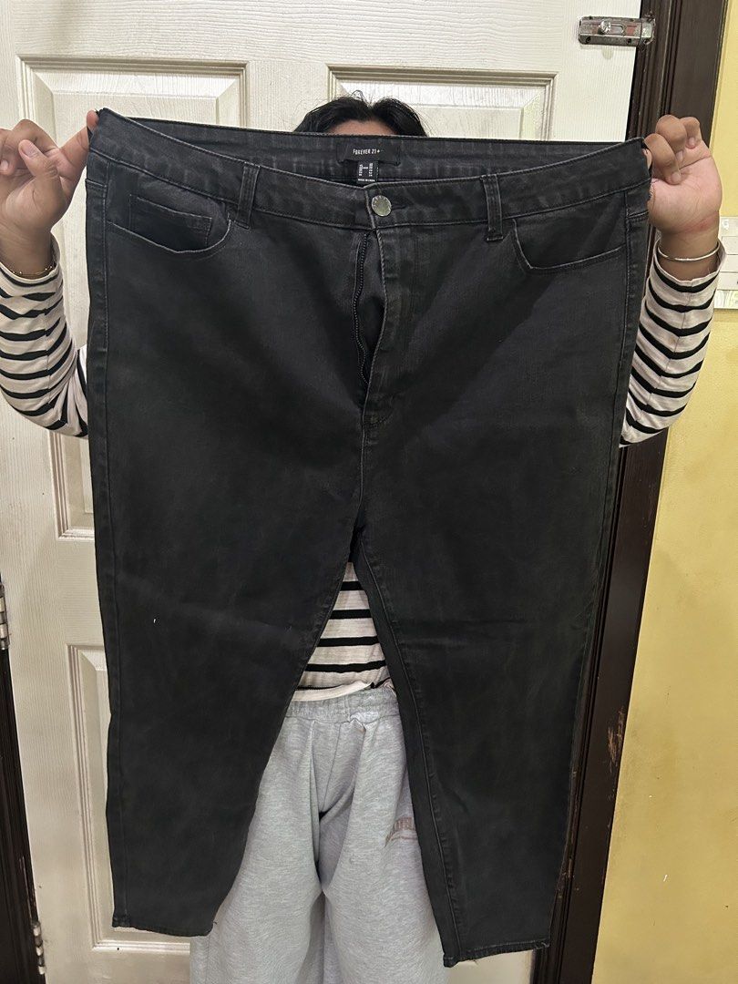Forever 21+ Black Denim Jeans Size 20 (Category: Jeans) located in Manila. Submitted by brennagper26580 (Listing ID 1459034169, Image 1). Description: - Forever 21+ black denim jeans - Straight leg fit - Classic 5-pocket style - Button and zip closure - Essential wardrobe staple, easy to pair with any top.