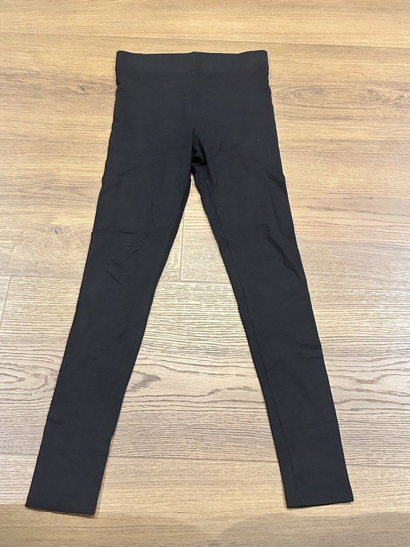 Forever 21 Black Leggings Size S (Category: Other Bottoms) located in San Juan City. Submitted by yanna_888 (Listing ID 1458964589, Image 1). Description: - Forever 21 Black Leggings - Size: S - Made in Indonesia - Stretchy and comfortable fabric - Ideal for everyday wear or layering - Classic and simple design.