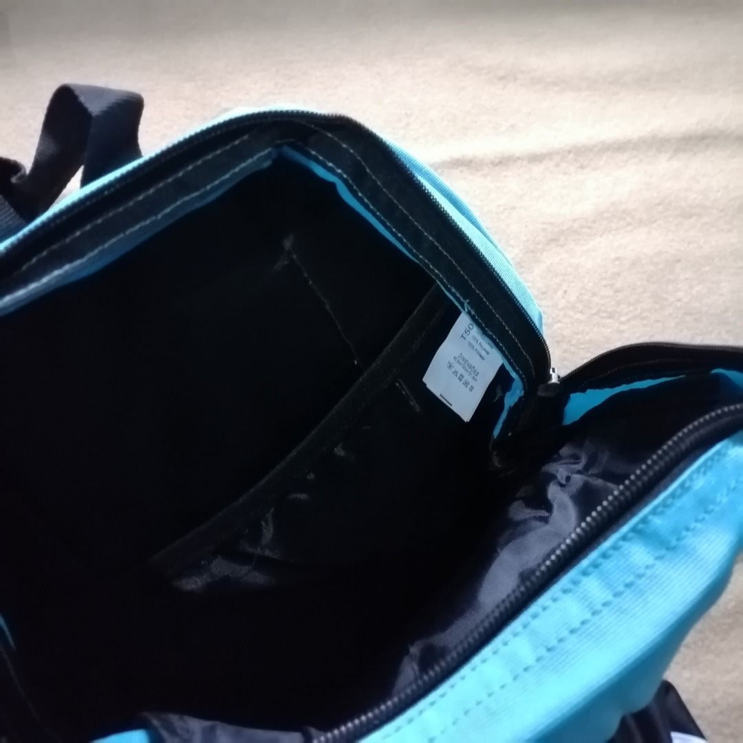 FROZEN JANSPORT BACKPACK (Category: Backpacks) located in Itogon. Submitted by m_xary (Listing ID 1458995425, Image 3). Description: 🎀 AUTHENTIC JANSPORT FROZEN BACKPACK ❄️💙 ✨ 100% Authentic JanSport ✨ Adorable Frozen design ✨ Spacious, durable, and perfect for everyday use ✨ Perfect for school, travel, or as a gift! 🎀sf must be shouldered by the buyer 🎀MOP: Gcash.