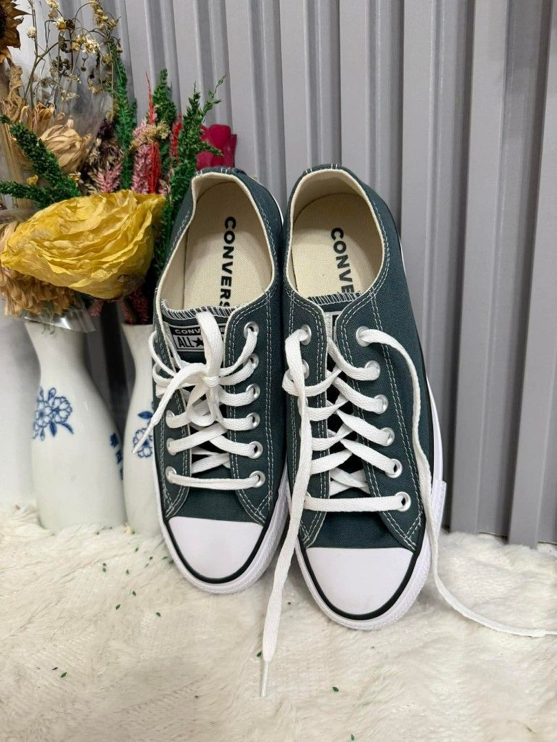 Fs Converse (Category: Casual Shoes) located in Manila. Submitted by anngvalle (Listing ID 1458933002, Image 2). Description: for sale dark green Converse Chuck Taylor All Star low-top sneakers featuring classic white laces and rubber toe caps.