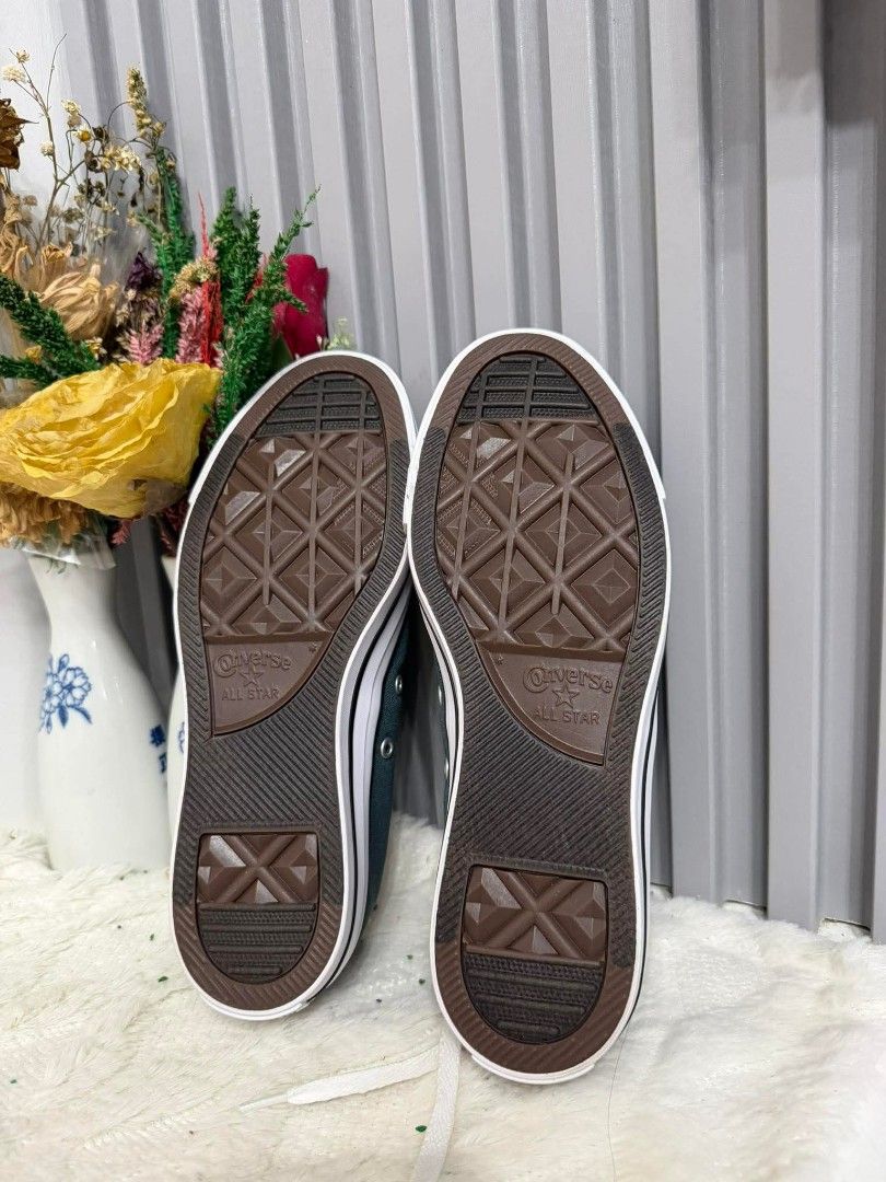 Fs Converse (Category: Casual Shoes) located in Manila. Submitted by anngvalle (Listing ID 1458933002, Image 3). Description: for sale dark green Converse Chuck Taylor All Star low-top sneakers featuring classic white laces and rubber toe caps.