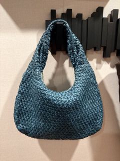 (Category: ) located in . Submitted by theclosetcasemanila (Listing ID 1459038801, Image 1). Description: .