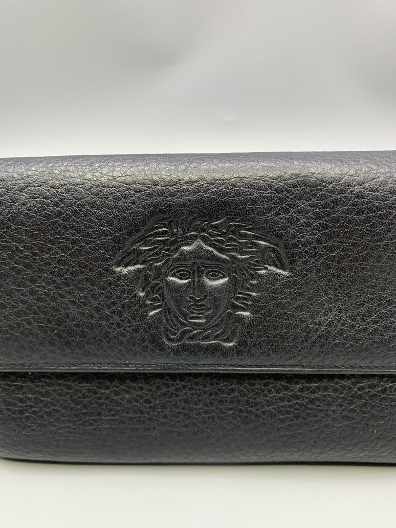 GIANNI VERSACE WALLET (Category: Wallets & Card holders) located in Bulacan. Submitted by ridersthrift_ph (Listing ID 1458944645, Image 2). Description: In Great Condition Authentic Issue Snap button only Repairable Gcash Payment Bulacan 📍.
