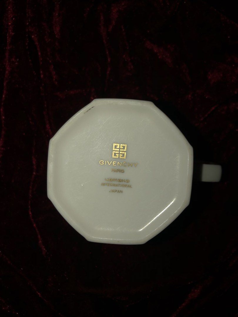 Givenchy White Cup (PAUBOS SALE) ❗️ (Category: Coffee & Tea Tableware) located in Pasig City. Submitted by eun.isa (Listing ID 1459001781, Image 3). Description: PLEASE READ FIRST ❗️ - pay as you order - NO rush shipping - sf is shouldered by the buyer - no COD - mop: gcash issues/description about the item: - PHP 35.00 - Givenchy Paris cup - original - condition: 8.5/10 - with minor chipping of gold stripes - from japan surplus - send me a messa