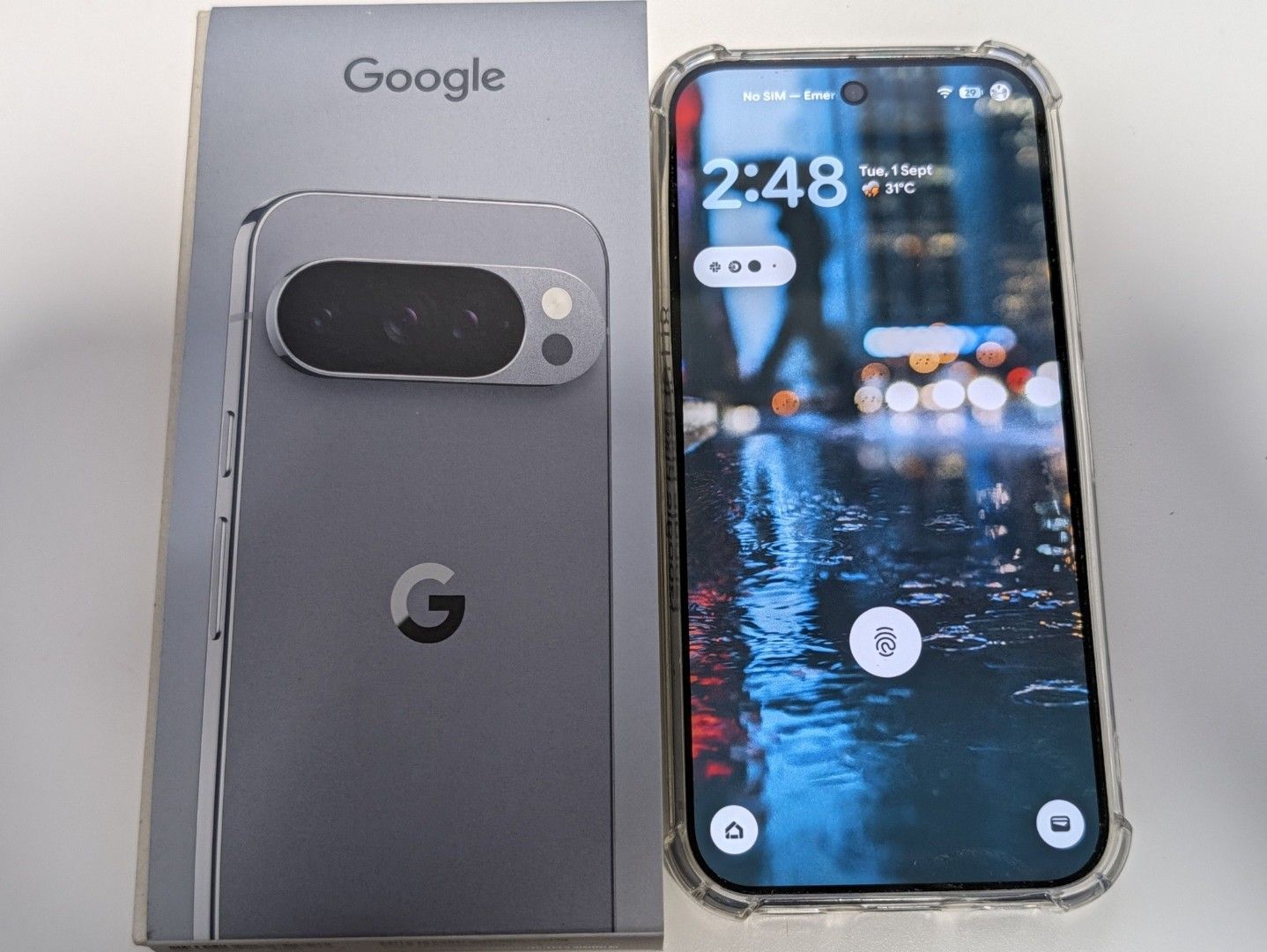 google_pixel_10_pro_256gb_moon_1788245671_0ef7ff8c_progressive.jpg