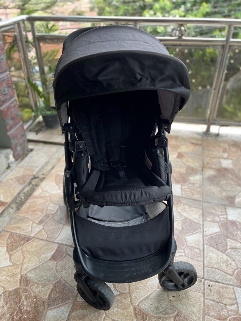 Graco Modes2Nest Travel System (Category: Strollers) located in Rodriguez. Submitted by aubreysee (Listing ID 1458935338, Image 3). Description: Graco Modes2Nest Travel system with Graco Snuglock Snugride 35 - barely used since we didn’t go out much - has scratches due to storage - can be front or back facing - can be mounted on top or bottom - can mount both seat and car seat at the same time - car seat expires on 2029 - very sturdy on all terra