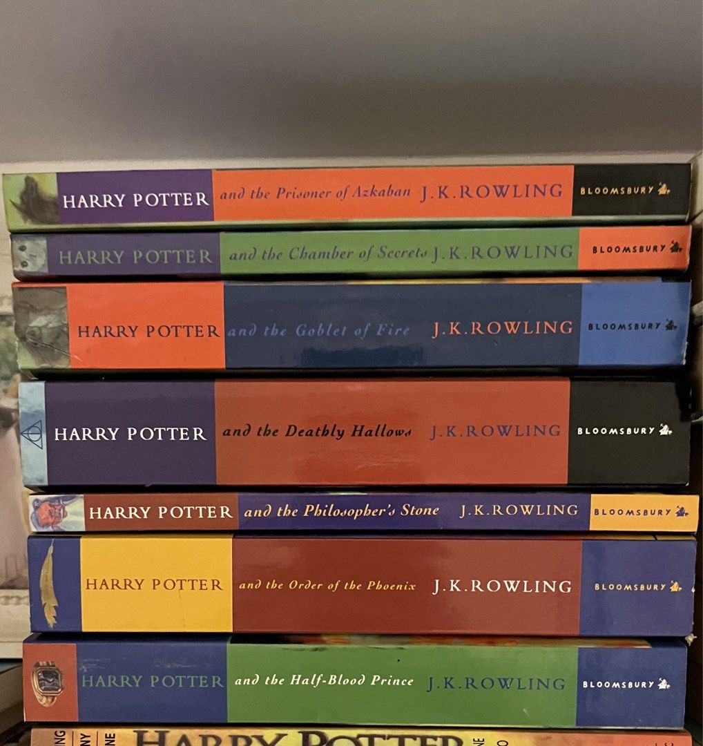Harry Potter Books (Category: Storybooks) located in Pasig City. Submitted by clothes222_ (Listing ID 1459024935, Image 1). Description: .