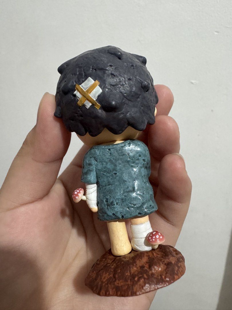 Hirono Reshape - Parasite (Category: Designer & Blind Box Toys) located in Pasig City. Submitted by xoxofai (Listing ID 1459061776, Image 2). Description: complete inclu - box&foil&card unsealed but mint condi - kept in acrylic box loc: pasig.