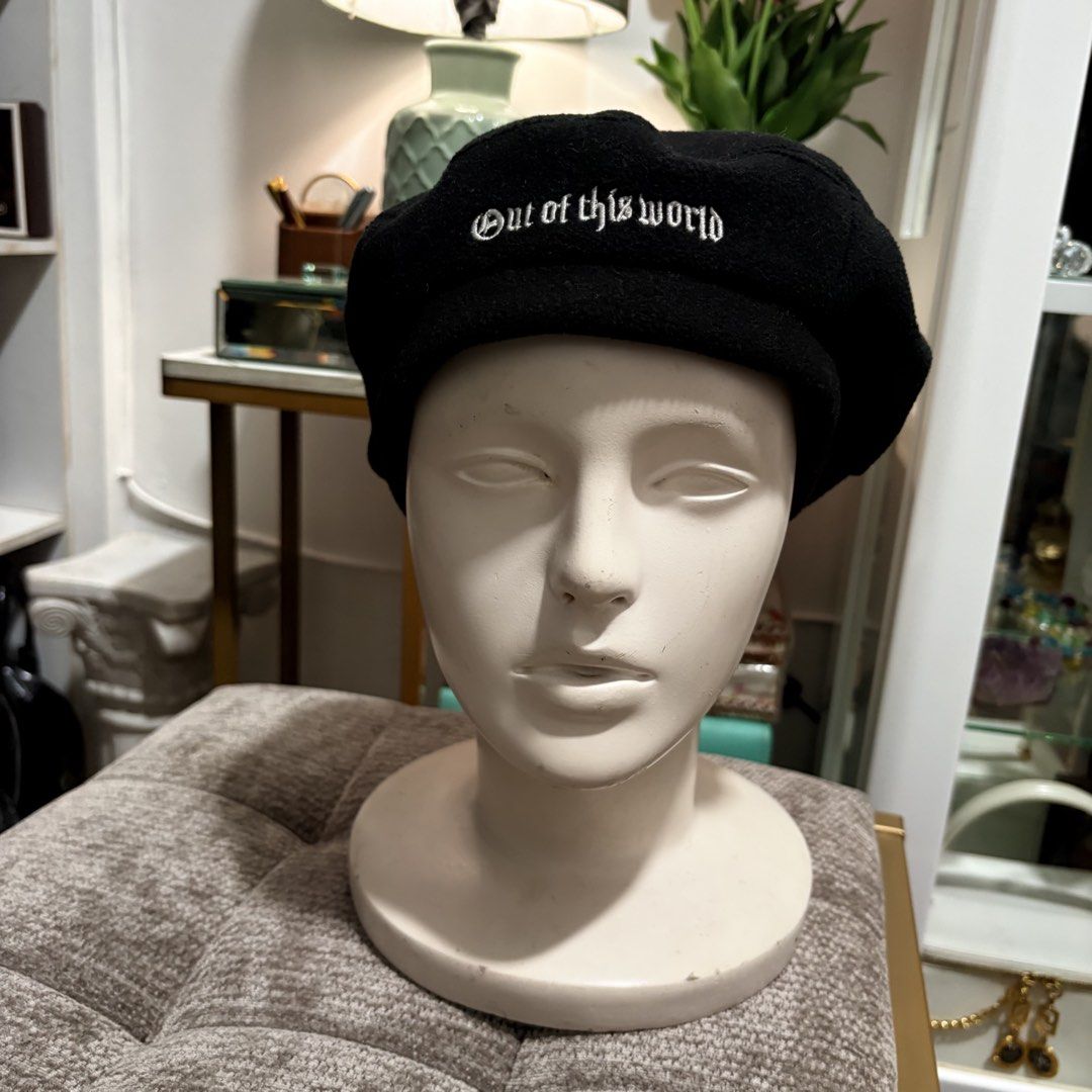 H&M black beret hat (Category: Caps & Hats) located in Binangonan. Submitted by makoleksyon (Listing ID 1458979296, Image 2). Description: Excellent condition Like new No flaws Bought in Japan.