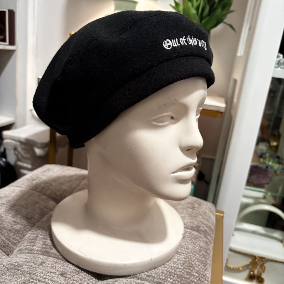 H&M black beret hat (Category: Caps & Hats) located in Binangonan. Submitted by makoleksyon (Listing ID 1458979296, Image 3). Description: Excellent condition Like new No flaws Bought in Japan.