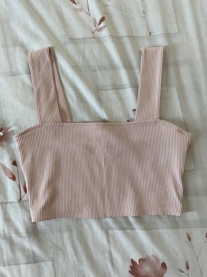 H&M Divided Pink Square Summer Top (Category: Sleeveless) located in Quezon City. Submitted by lightsnowie (Listing ID 1458926753, Image 1). Description: - perfect for summer - size S on tag - best fits XS-S .
