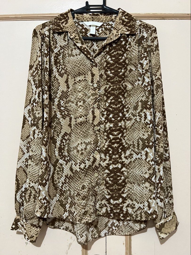 H&M Longsleeves Top (Category: Longsleeves) located in Balanga. Submitted by kingscionsmom (Listing ID 1458893401, Image 1). Description: .