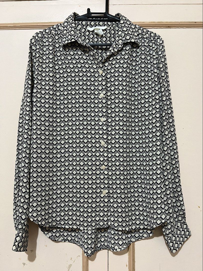 H&M Longsleeves Top (Category: Longsleeves) located in Balanga. Submitted by kingscionsmom (Listing ID 1458893724, Image 1). Description: .