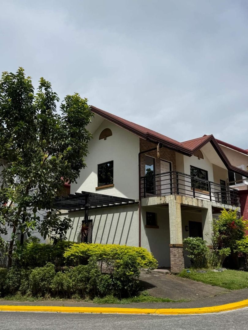 House and lot Greenwoods Dasma (Category: House & Lot) located in Manila. Submitted by silvermoon_a6c920 (Listing ID 1458977720, Image 2). Description: Clean title, corner lot, across the clubhouse, 134 sqm. lot area, 3 bedrooms, 2 T&B, 2 parking space, peaceful subdivision in greenwoods dasma, 5mins away to SM Dasmarinas, Unitop, wilcon, La Salle Dasma, 10 mins drive to Tagaytay. If interested zero nine 1 7 five zero 47 nine four three. Direct b