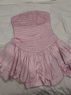 (Category: ) located in . Submitted by wardrobe2160 (Listing ID 1459016819, Image 1). Description: .