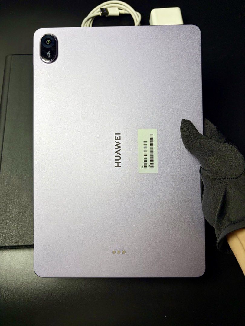 Huawei MatePad 11.5” PaperMatte Edition 256gb (Category: Android) located in Cebu City. Submitted by stargadgets00 (Listing ID 1458945752, Image 3). Description: ✨AVAILABLE✨ Huawei MatePad 11.5” PaperMatte Edition 256gb - 17,500 Color: Purple 11.5-inch display 256gb / 8gb RAM Chip: Octa-core Kirin 100% batt health Wifi only Anti-Glare Local Variant Minimal dent. See photos to appreciate. No hidden issue Perfect for note taking, artists, sketch, d