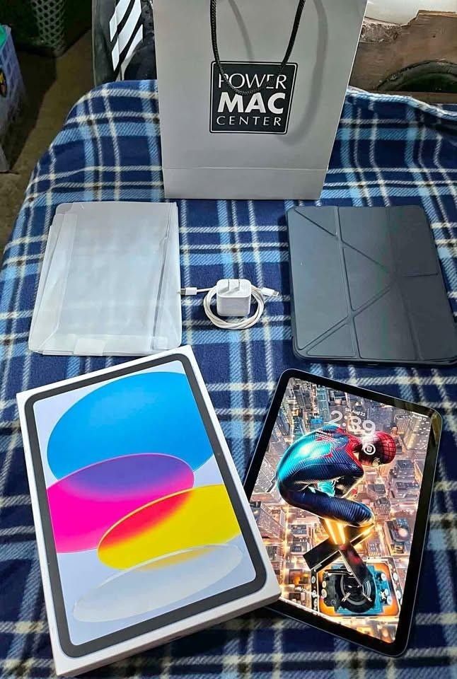 IPAD A16 (Category: iPad) located in Caloocan City. Submitted by princessmaestuff (Listing ID 1458918635, Image 1). Description: No hidden issue Pristine condition, pwede sa maselan Purchased from Power Mac Center All features are working 100% Battery health (39cc) Superb camera front and back With full tempered glass installed Well-maintained and ready for its next owner!.