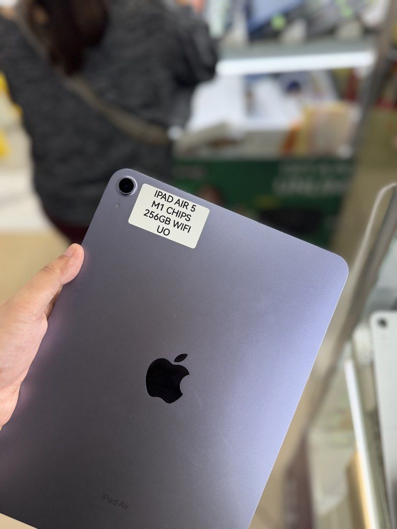 Ipad air 5 256GB Wifi only M1 chip (Category: iPad) located in San Juan City. Submitted by najihahtelecomshop2018 (Listing ID 1459015471, Image 3). Description: Legit Store | Original unit FOR SALE | TRADE / SWAP ▫️INSTALLMENT thru: 🔸Credit Card (straight / installment) 🔸Ggives / Gcredit + 6% interest 🔸Spay Later + 6% interest (RFS: Buy and Sell any kinds of Gadgets) Description: Ipad Air 5 256GB ( other GB are also available) 100% Battery Hea
