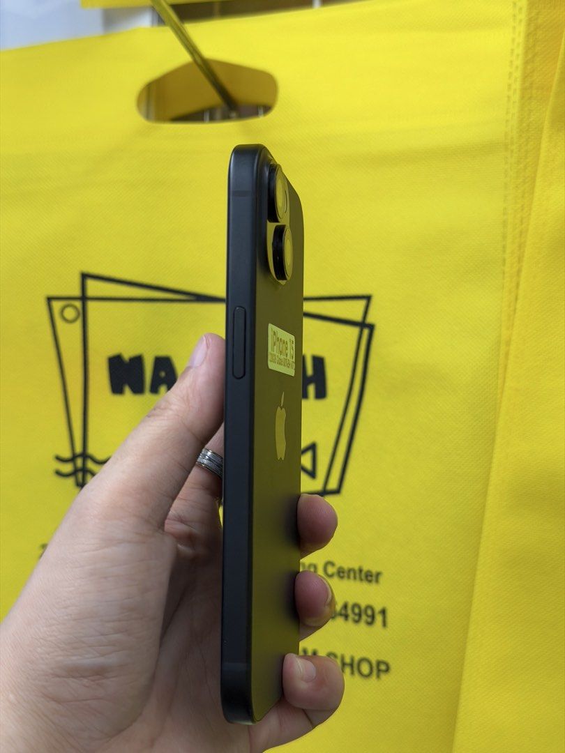 Iphone 15 128GB 88BH Globelocked NTC 99% smooth (Category: iPhone 15 Series) located in San Juan City. Submitted by najihahtelecomshop2018 (Listing ID 1459019726, Image 3). Description: Legit Store | Original unit FOR SALE | TRADE / SWAP ▫️INSTALLMENT thru: 🔸Credit Card (straight / installment) 🔸Ggives / Gcredit + 6% interest 🔸Spay Later + 6% interest (RFS: Buy and Sell any kinds of Gadgets) Description: iPhone 15 128GB ( other GB are also ava