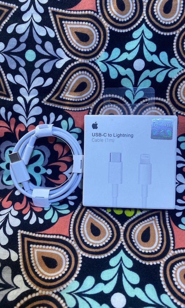 iPhone type c to lightning cable (Category: Chargers & Cables) located in Manila. Submitted by milasgadgetph (Listing ID 1458900477, Image 1). Description: .