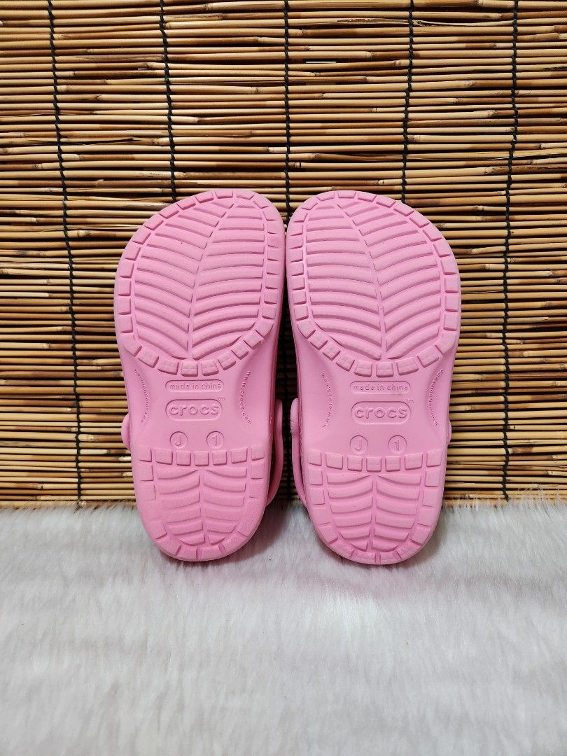 J1- Preloved Original Crocs for Kids (Category: Babies & Kids Fashion) located in Navotas City. Submitted by FluffyFeet (Listing ID 1459007491, Image 3). Description: NEW ARRIVAL❗️ This is a PRELOVED ORIGINAL CROCS FOR KIDS❗️❗️ Please manage your expectations ❤️ 📌Strictly MINE NOW, PAY NOW ONLY❗️ (Unless suki na po na maayos kausap at iwas cancellation) 📌You may ask for other photos before placing order/s STRICTLY NO RETURN, NO EXCHANGE UNLESS 