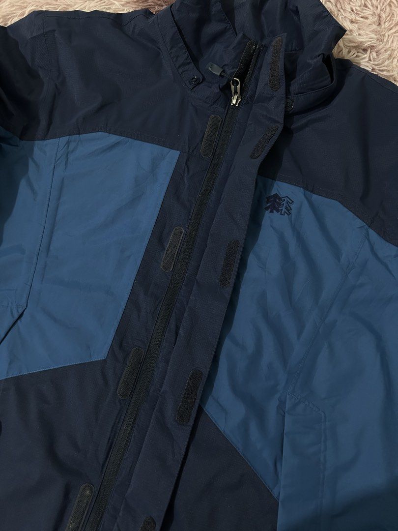 Jacket (Category: Coats, Jackets and Outerwear) located in Tawau. Submitted by nrhfza_ (Listing ID 1458902446, Image 3). Description: - P:22 L:26.50 - M - L - condition masih cun - luar kawasan boleh pos - srs buyer : O11tujuhpuluh112803.