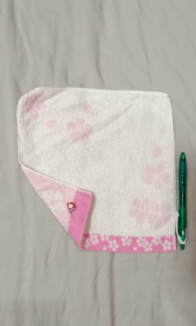 Japan Imabari Face Towel (Category: Bedding & Towels) located in Makati City. Submitted by jstreasuredfinds (Listing ID 1459009446, Image 3). Description: 4pcs Washed and sanitized.
