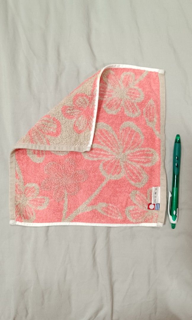 Japan Imabari Face Towel (Category: Bedding & Towels) located in Makati City. Submitted by jstreasuredfinds (Listing ID 1459009446, Image 2). Description: 4pcs Washed and sanitized.